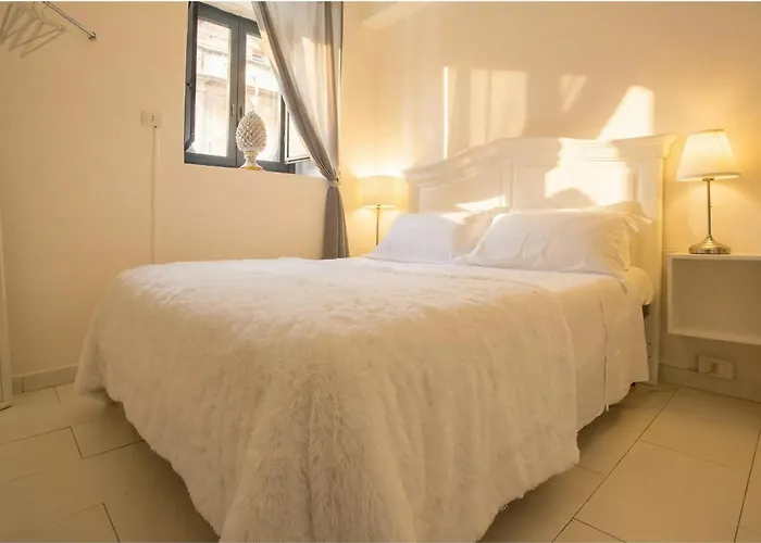 Palazzo Bruca Catania Bed & Breakfast
